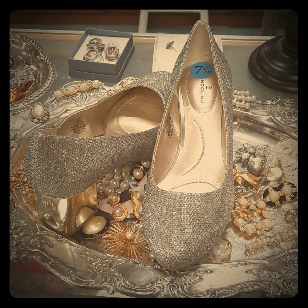 BANDOLINO GLITZ & GLAM PUMPS